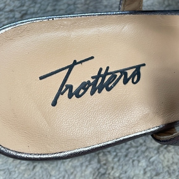 Trotters Luna Slingback Sandals Silver Metallic Woven Straps Block Heel Sz 9 - Picture 11 of 16